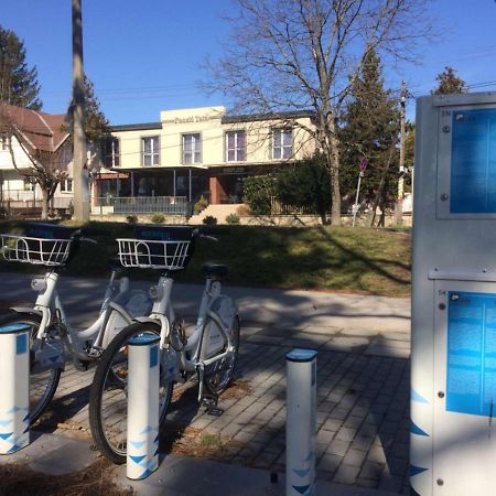 Panzió Tata Acomodação com café da manhã Exterior foto