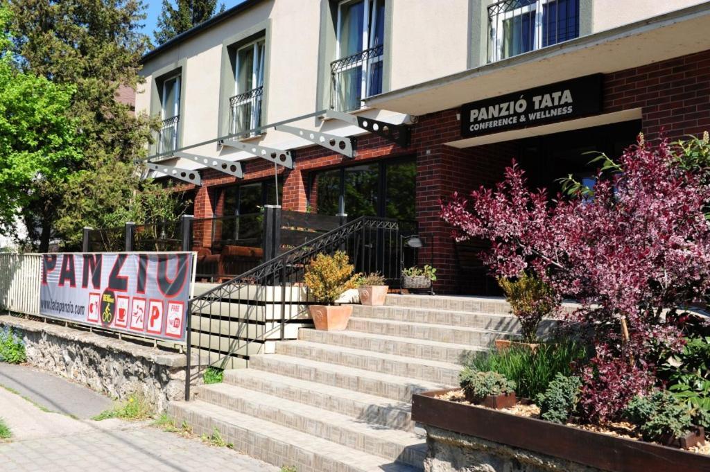 Panzió Tata Acomodação com café da manhã Exterior foto